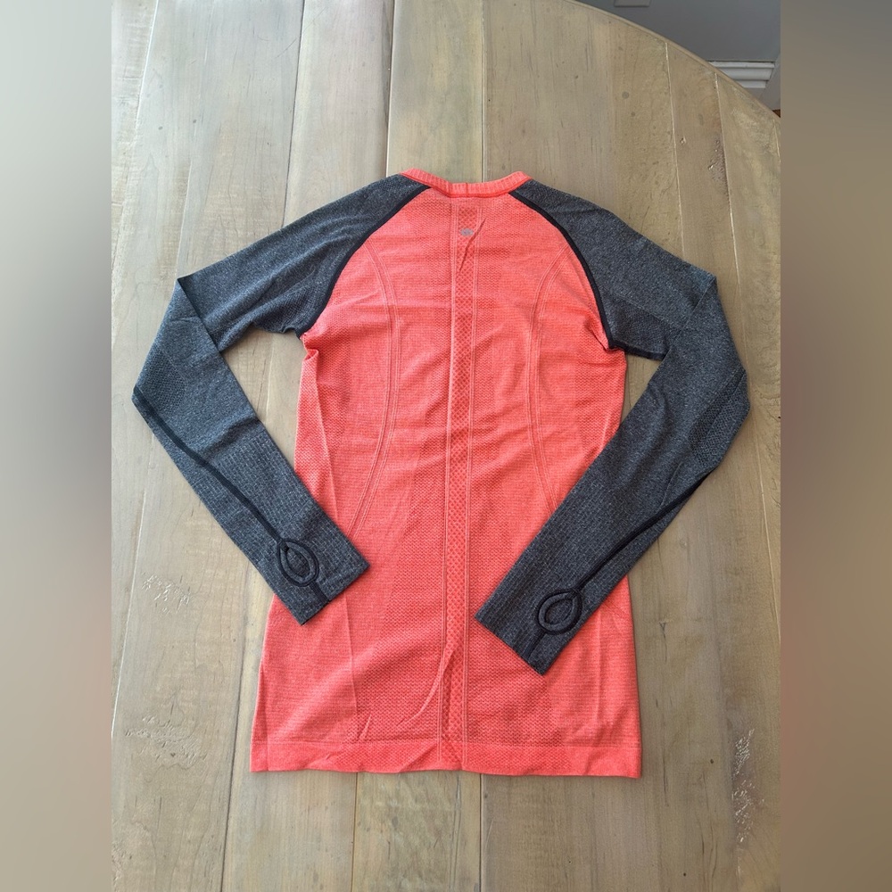 Lululemon bicolor Women’s Swiftly tech long sleeve shirt 4